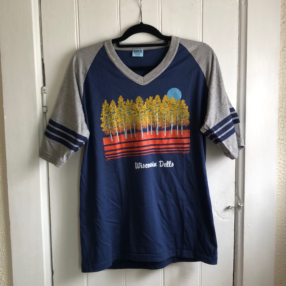Vintage Vacation T-Shirt - Wisconsin Dells